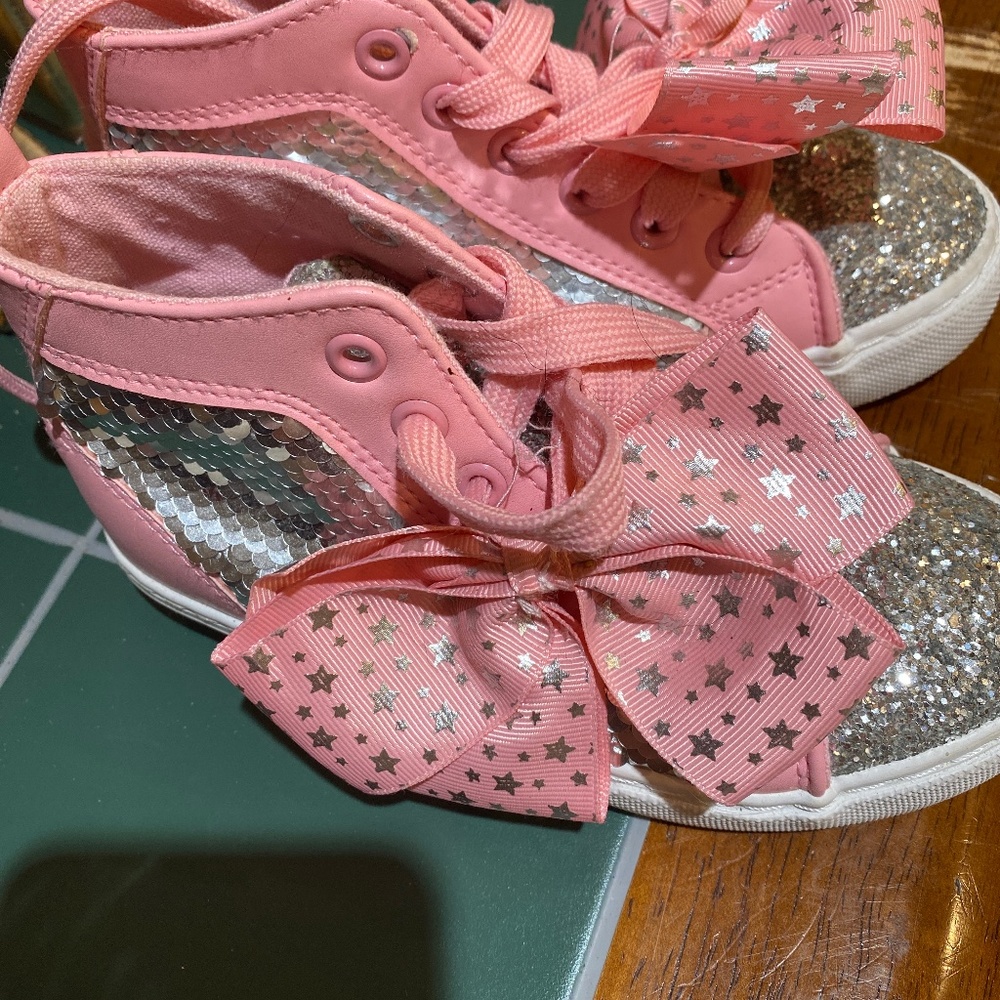 Ground Up Kohl’s  JoJo Siwa Shoe